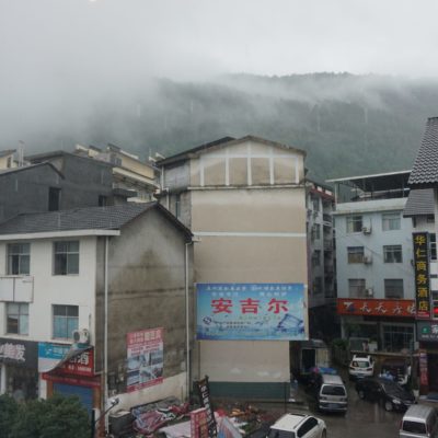 Trübes Wetter in Wulingyuan. 